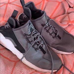 womens nike huraracne